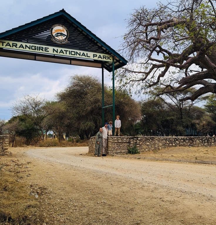 3 Days Mid-range Safari - Tarangire, Ngorongoro & Lake Manyara